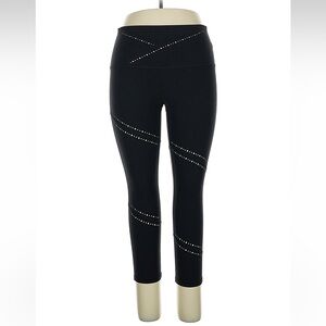 Athleta It’s A Wrap 7/8 Tight Active Pants Laser Cut Circle Design